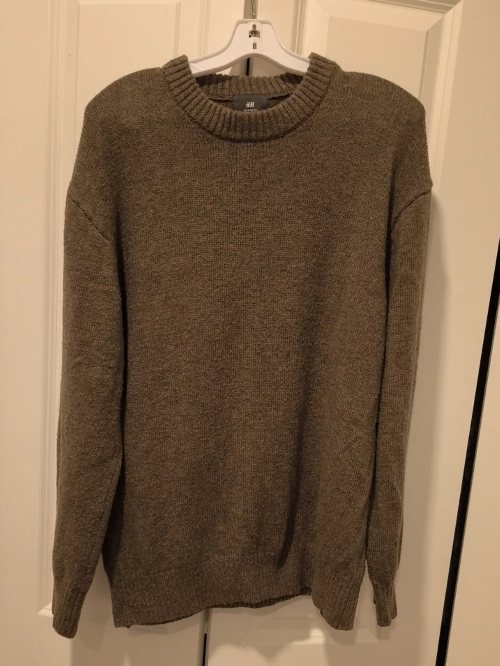 H&M Men's Olive Crewneck Sweater - Ribbed Knit